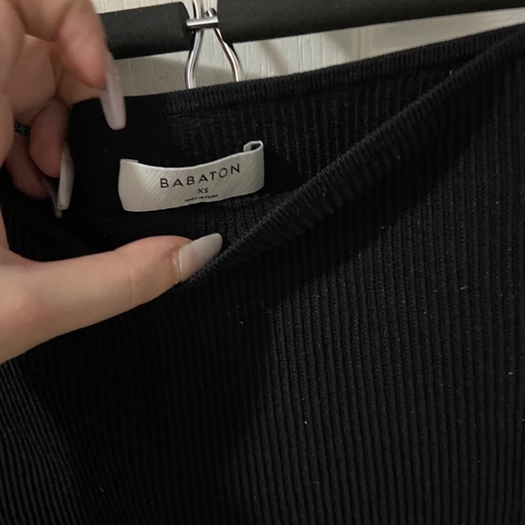 Aritzia sleeveless top - Picture 3 of 6